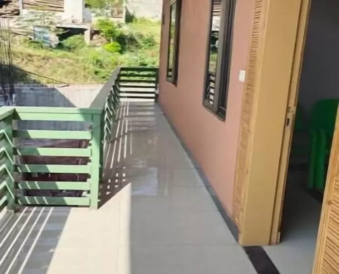 پانسیون Zujaja Guest House