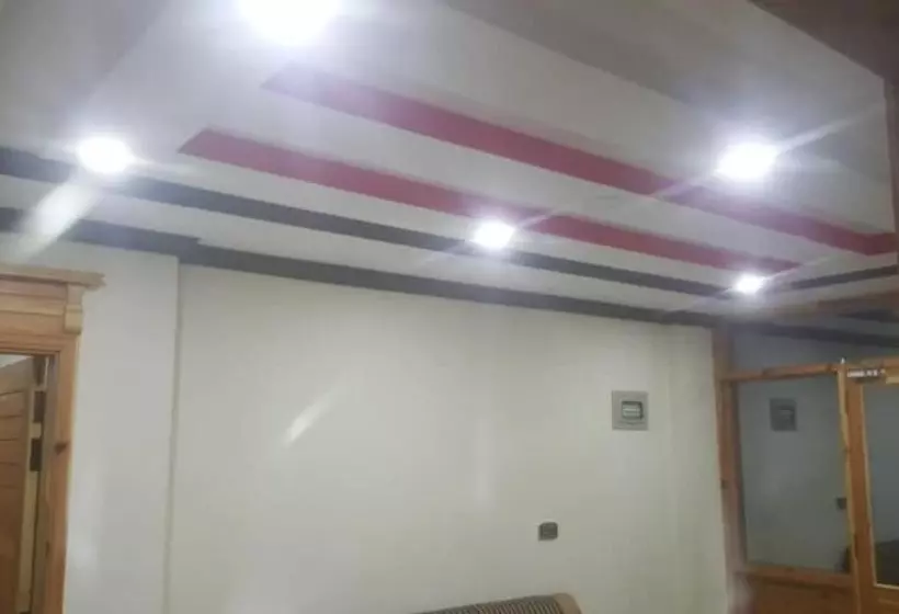 پانسیون Zujaja Guest House