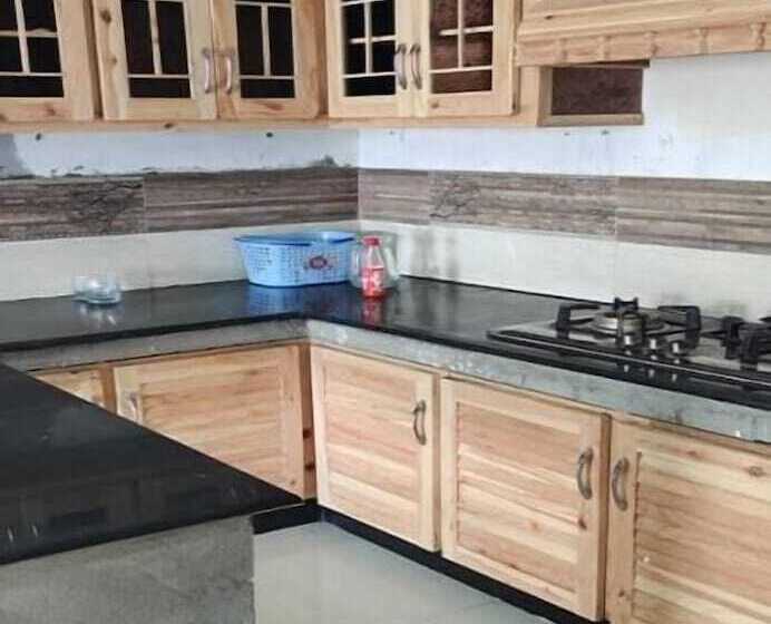 پانسیون Zujaja Guest House