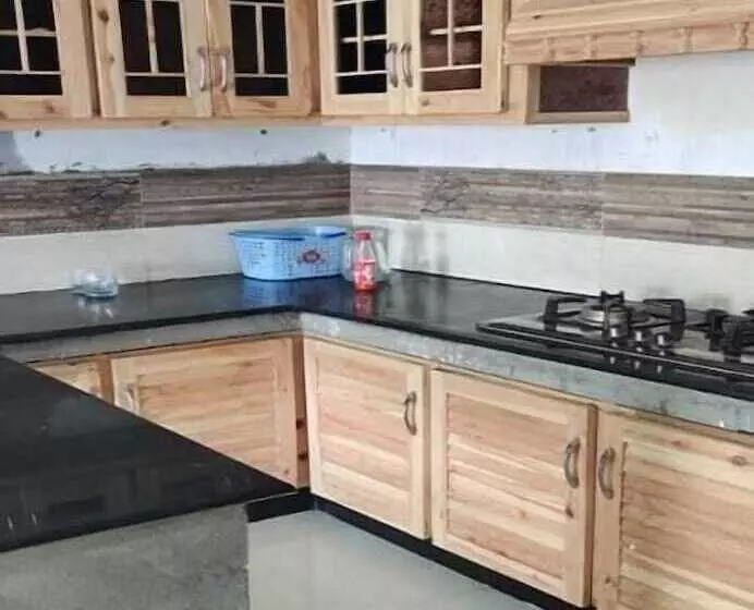 پانسیون Zujaja Guest House