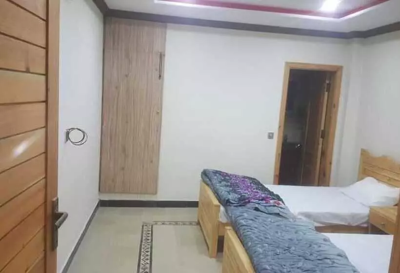پانسیون Zujaja Guest House