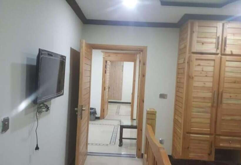 پانسیون Zujaja Guest House