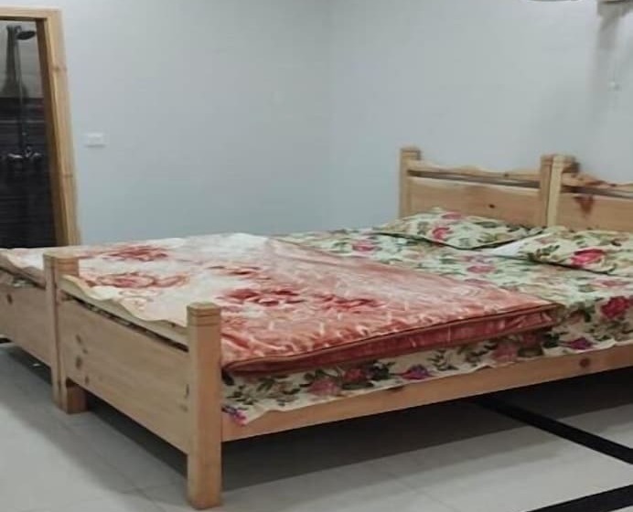 پانسیون Zujaja Guest House