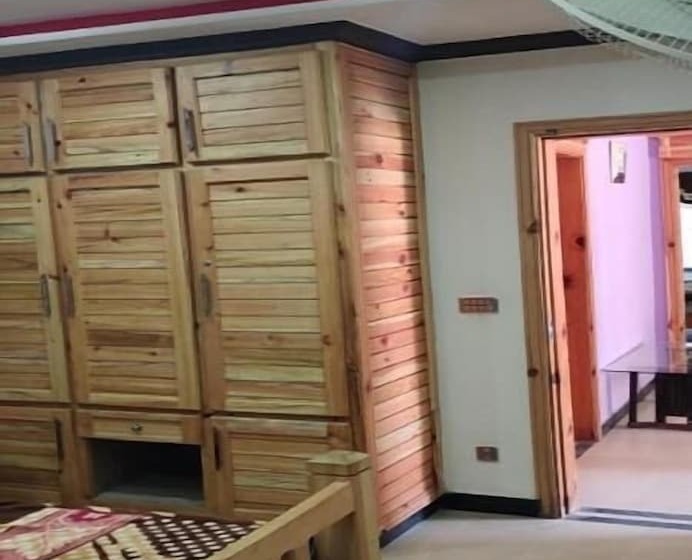 پانسیون Zujaja Guest House