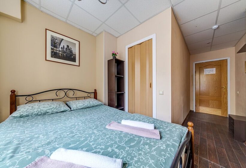 Shabolovka Hotel   Hostel