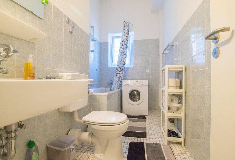 Tolstov Hotels Large 3 Room Apartment