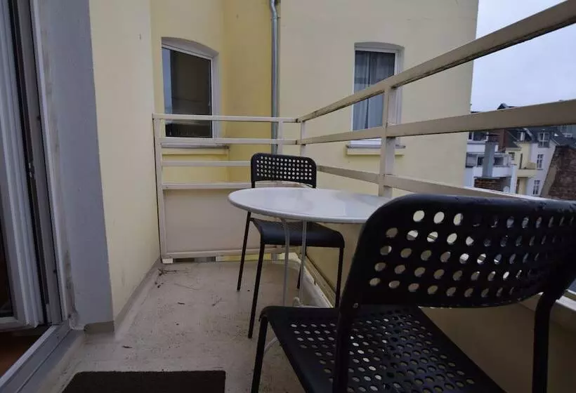 Tolstov Hotels Large 3 Room Apartment