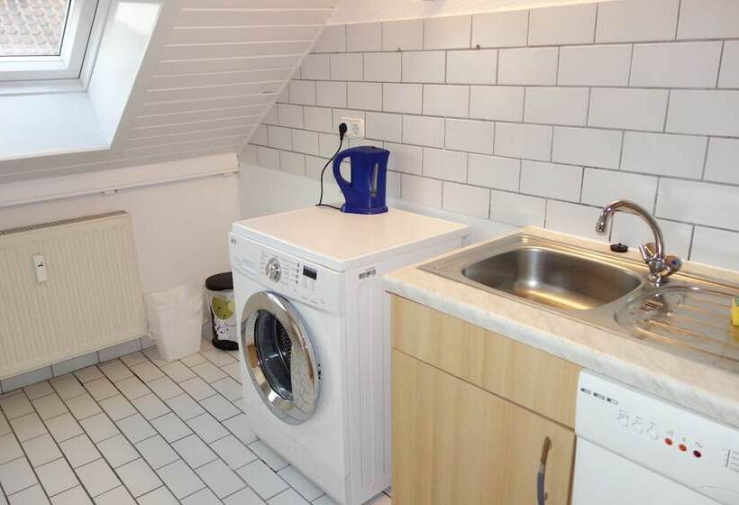 Tolstov Hotels Large 3 Room Apartment