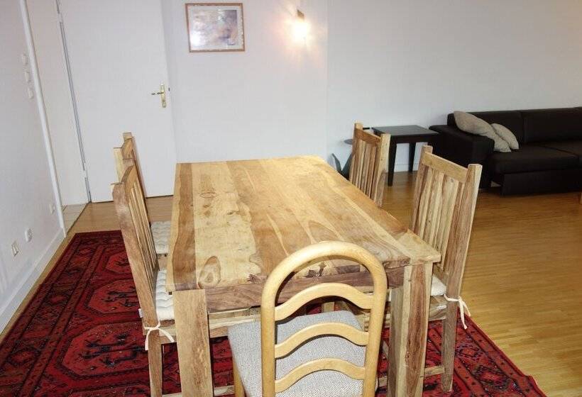 Tolstov Hotels Large 3 Room Apartment