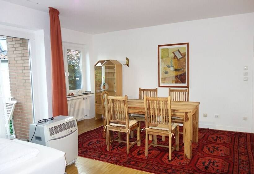 Tolstov Hotels Large 3 Room Apartment