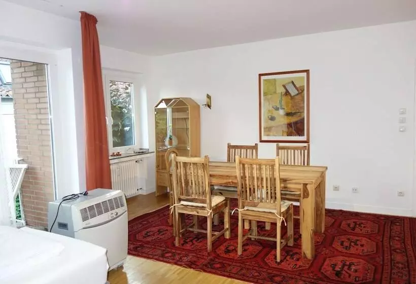 Tolstov Hotels Large 3 Room Apartment
