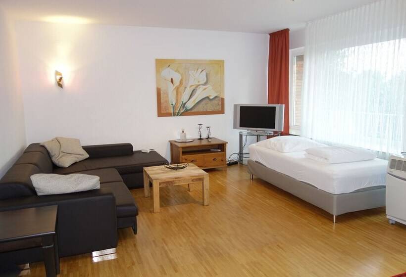 Tolstov Hotels Large 3 Room Apartment