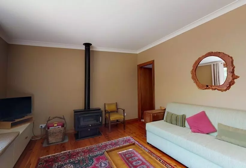 Arcadia Cottage
