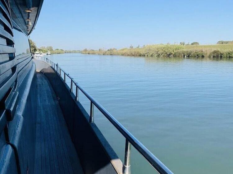 تختخواب و صبحانه Davidon Yacht