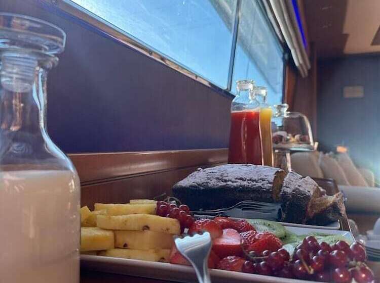 تختخواب و صبحانه Davidon Yacht