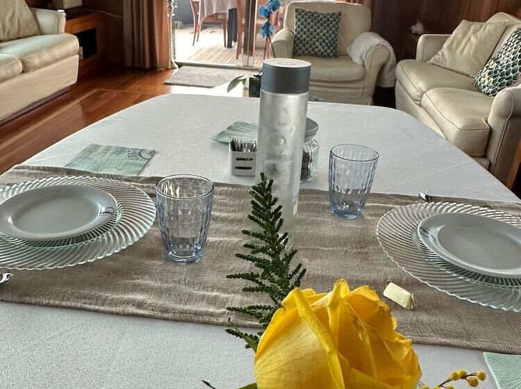 تختخواب و صبحانه Davidon Yacht