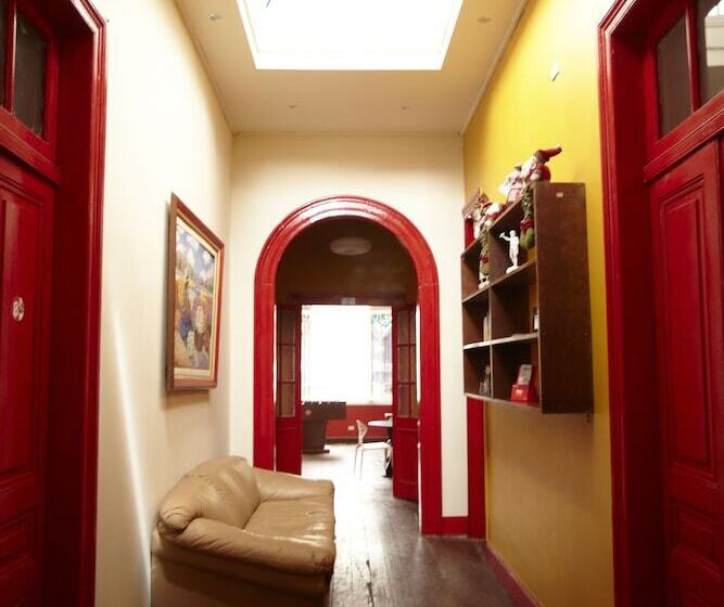 Flying Dog Backpackers Hostel