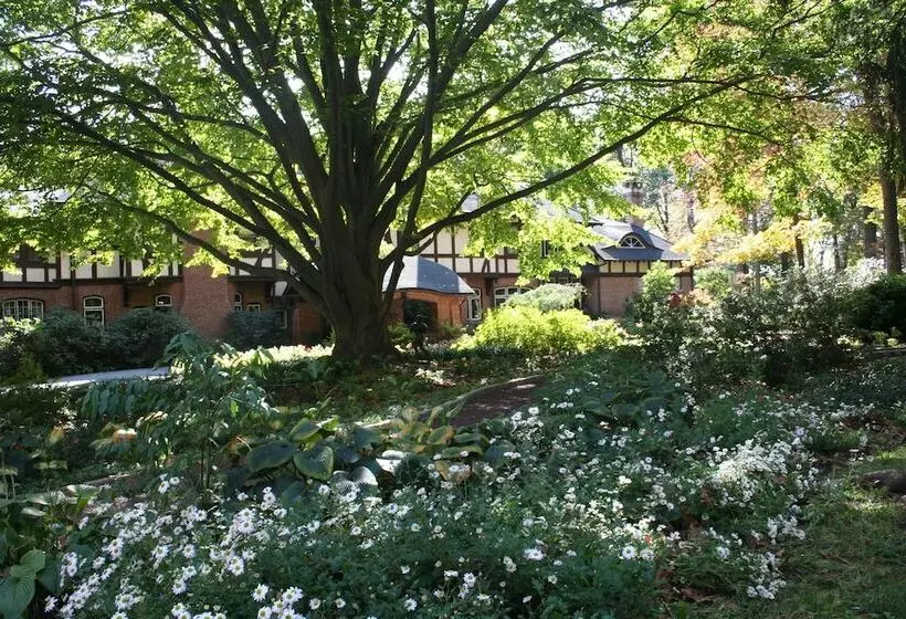 Gramercy Mansion B&b