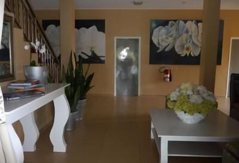 هتل Kaikoesi Apartments