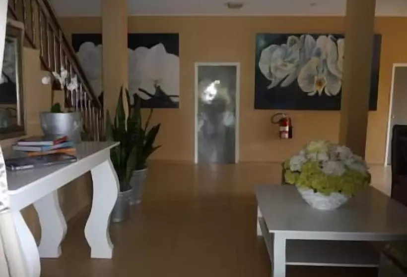 هتل Kaikoesi Apartments