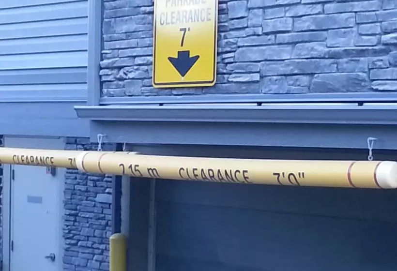 هتل Pinnacle Inn & Suites Aspen