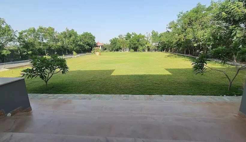 ホテル The Kutchh Courtyard