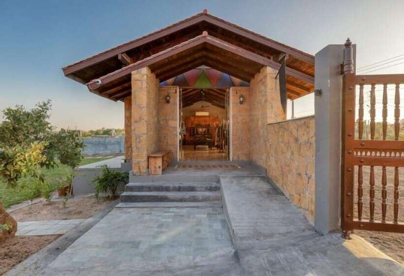 בית מלון כפרי The Kutchh Courtyard