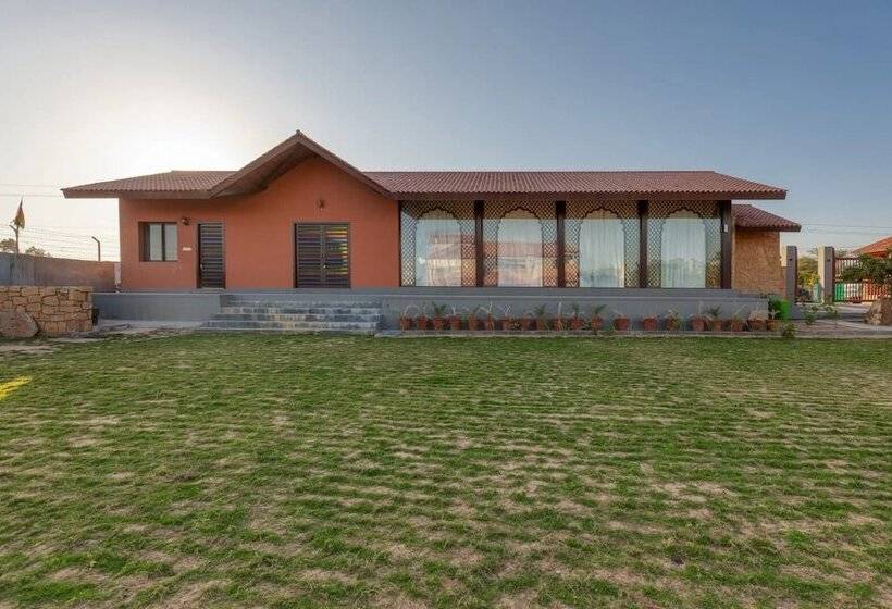 בית מלון כפרי The Kutchh Courtyard