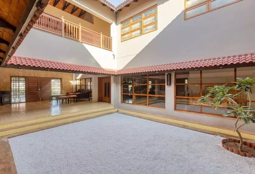 ホテル The Kutchh Courtyard