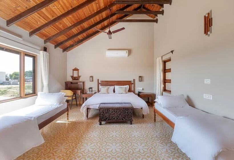 בית מלון כפרי The Kutchh Courtyard