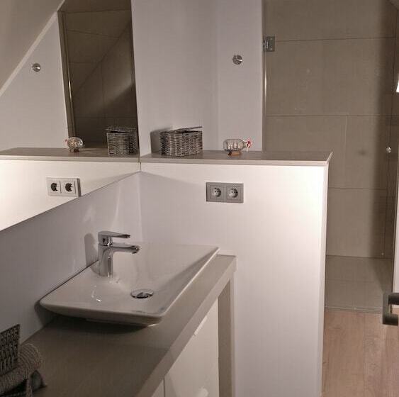 Отель Völkel Incoming Rooms & More Haj