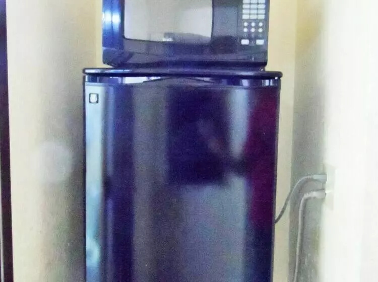 モーテル Courtesy Inn