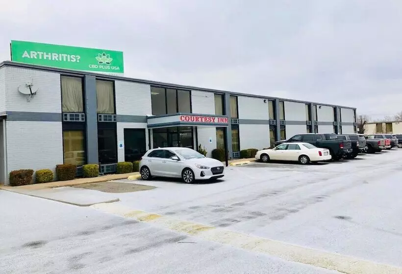 モーテル Courtesy Inn