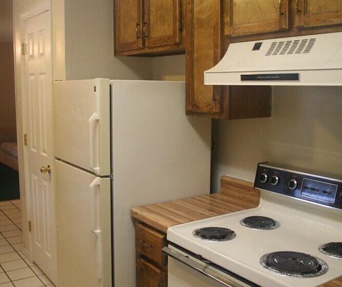 فندق على الطريق King S Inn