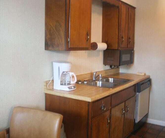 فندق على الطريق King S Inn