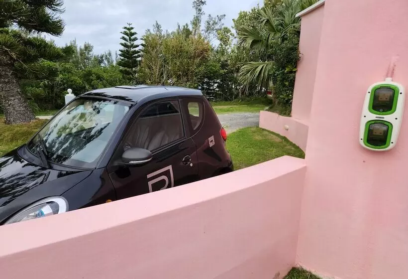 پانسیون Bermuda Connections Guest House