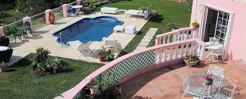 پانسیون Bermuda Connections Guest House