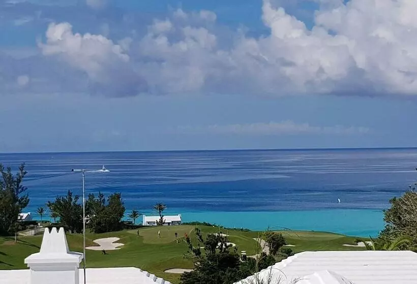 پانسیون Bermuda Connections Guest House