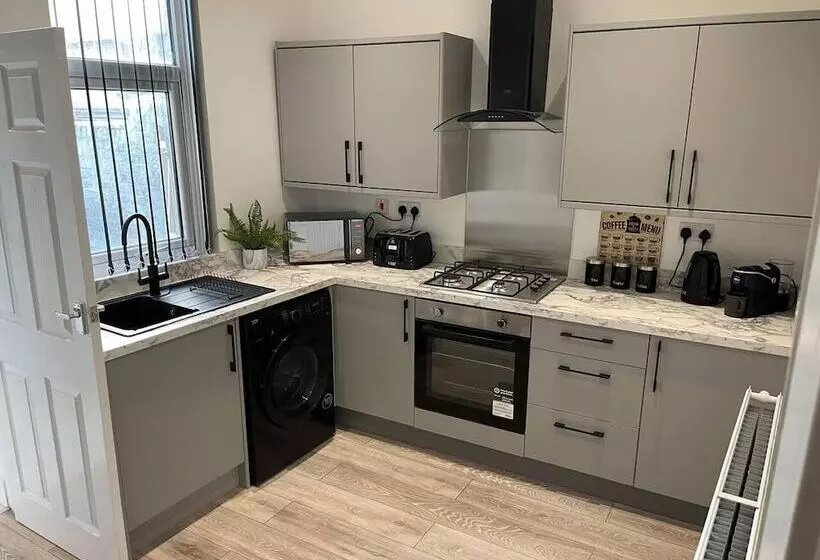 Residenssi Immaculate Luxury 2 Bed Apartment In Liverpool