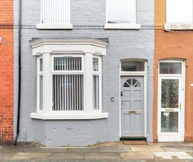 إقامة Inviting 3 Bedroom Home In Liverpool With Parking