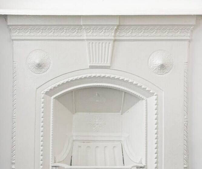 إقامة Inviting 3 Bedroom Home In Liverpool With Parking