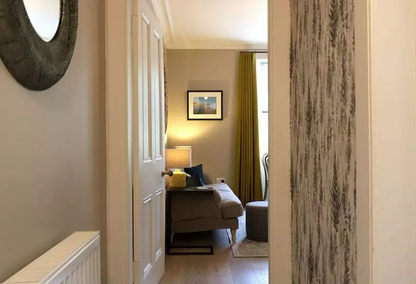 Residenssi Wee Bunker   Central Location