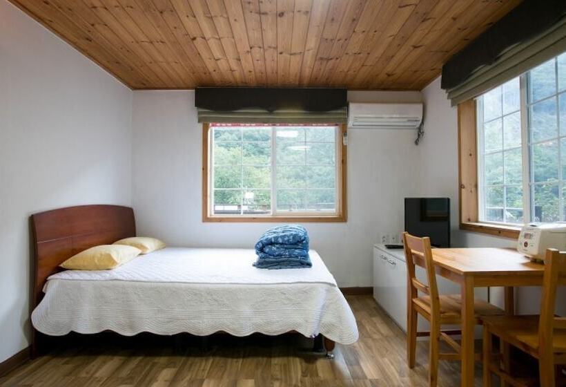 Ulsan Art And Pension