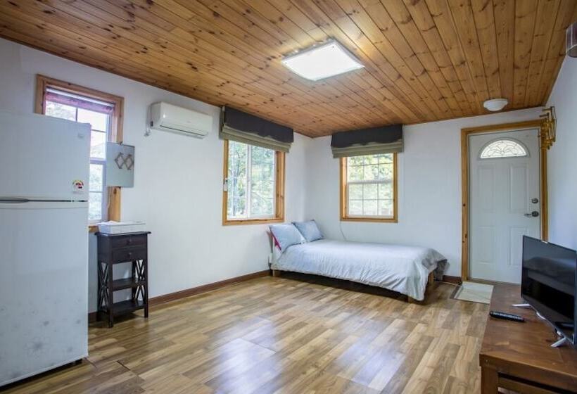 Ulsan Art And Pension