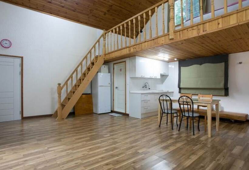 Ulsan Art And Pension