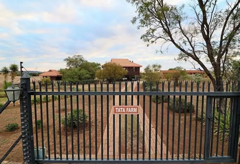 Aamiaismajoitus (B&B) Tata Farm Game Lodge