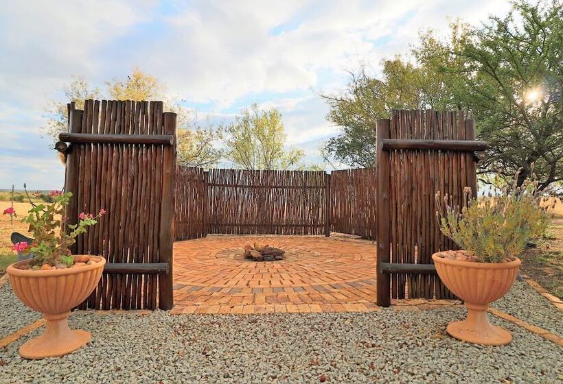 مبيت وإفطار Tata Farm Game Lodge