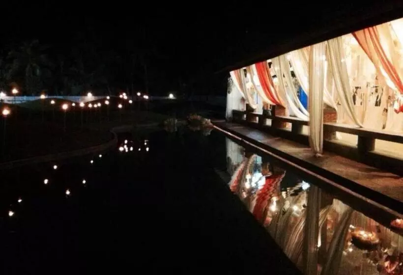 ホテル Kanokrat Resort