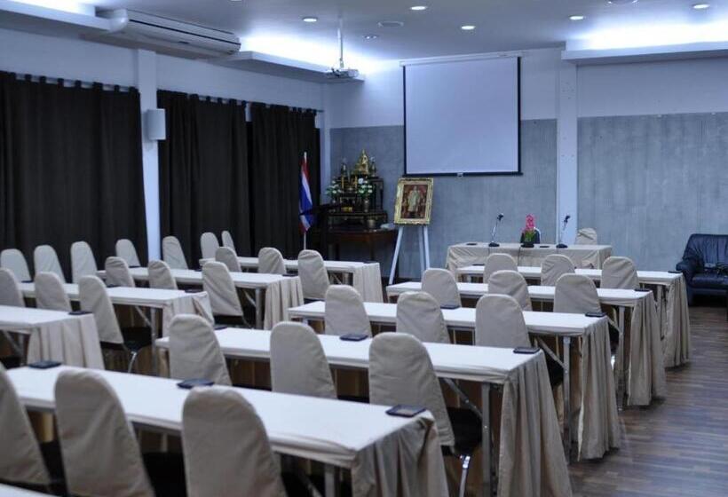 هتل Kanokrat Resort