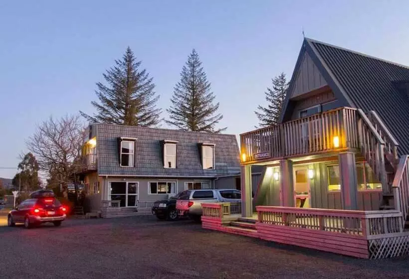 Hotelli Pipers Ski Lodge